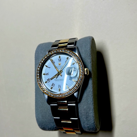 Unisex Rolex 34 mm watch.  14 krt Gold & Steel.  Acrylic Crystal. Diamond Bezel - Picture 1 of 4